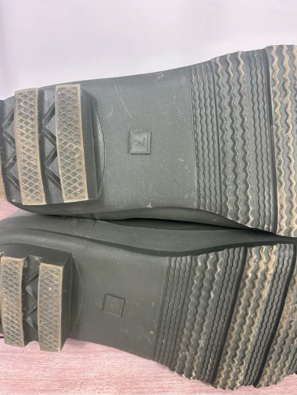 HISEA Olive Green Fleece-Lined Chelsea Rain Boots women’s size 7